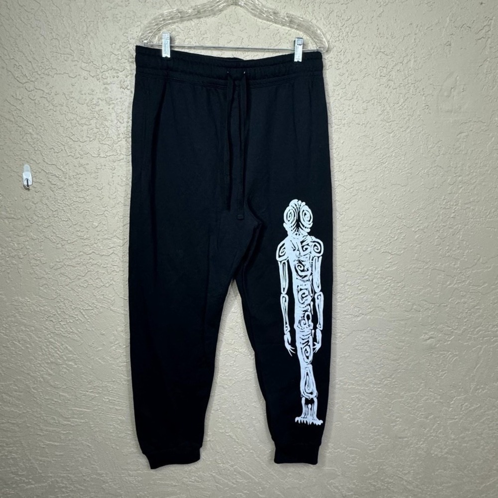Hanes EcoSmart Mens Fleece Sweatpants w/Unique Tribal Skeleton Graphic Black Lg